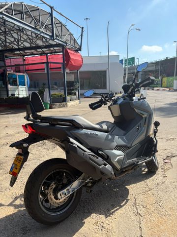 מודעת רכב סאן יאנג ADX400