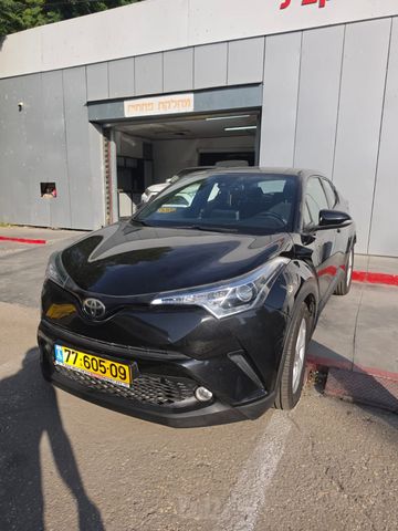 מודעת רכב טויוטה C-HR