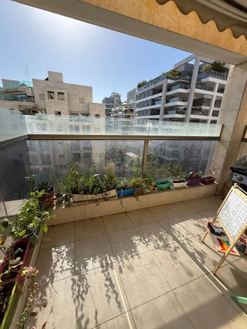 אהרון בקר 1