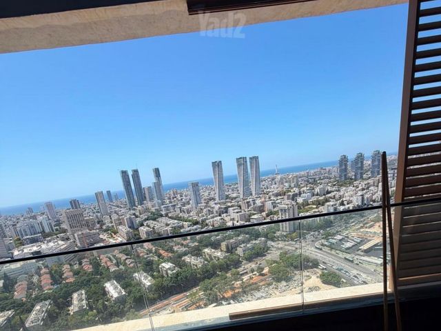 דרך מנחם בגין 158