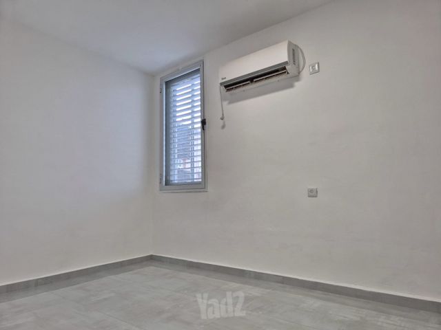 גיורא יוספטל 18