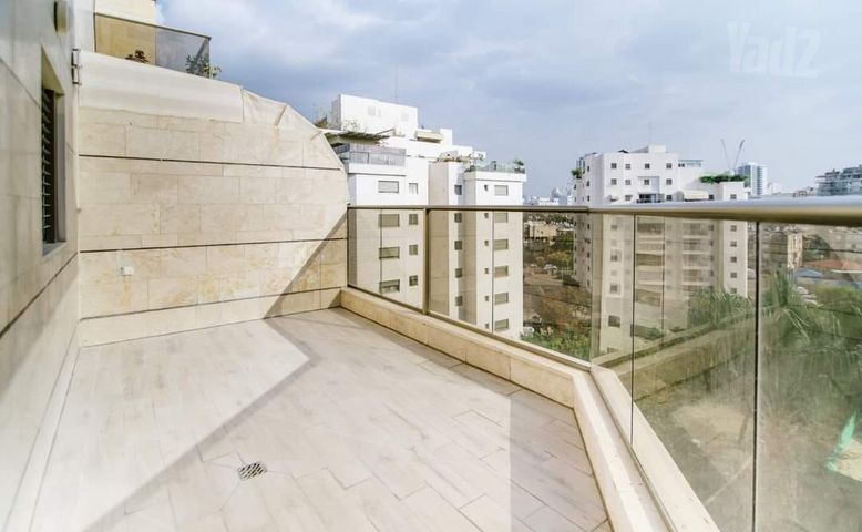 Petah Tikva, Israel 7