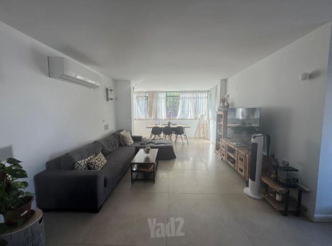 Rehovot, Israel 7