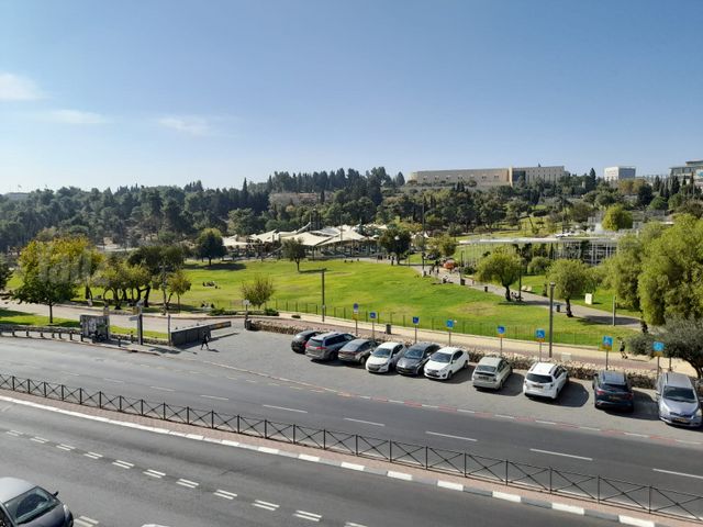 עלמא 