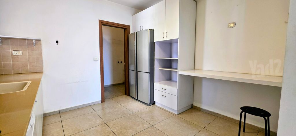 Petah Tikva, Israel 4