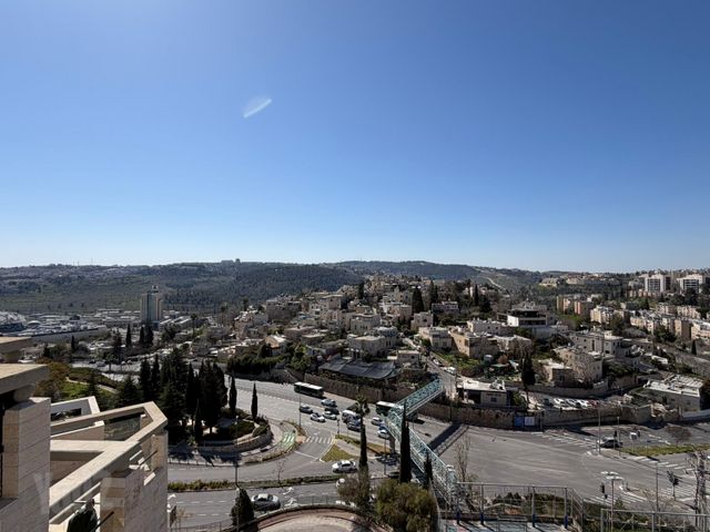 משה שרת 1