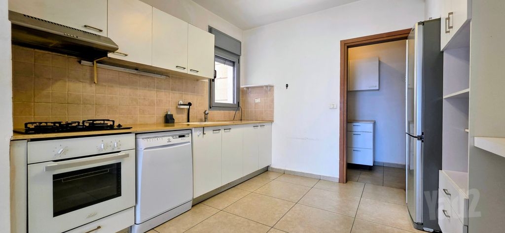 Petah Tikva, Israel 3
