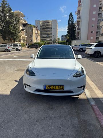 מודעת רכב טסלה מודל Y