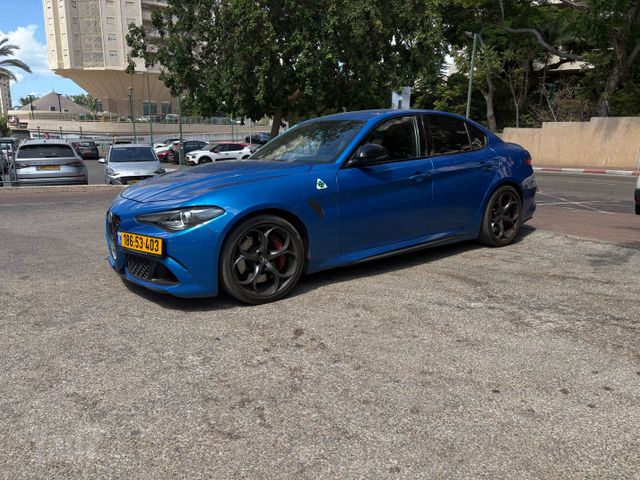 מודעת רכב אלפא רומיאו ג'וליה