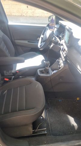 מודעת רכב דאצ'יה סנדרו Stepway