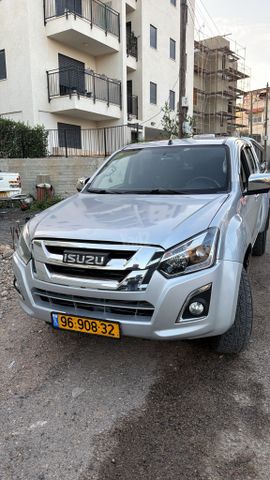 מודעת רכב איסוזו די-מקס