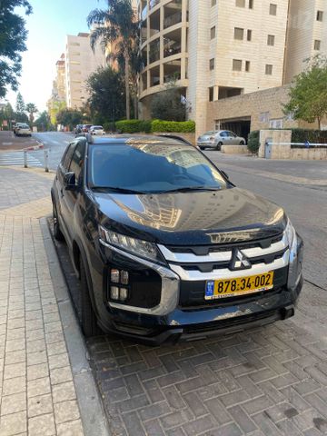 מודעת רכב מיצובישי ASX