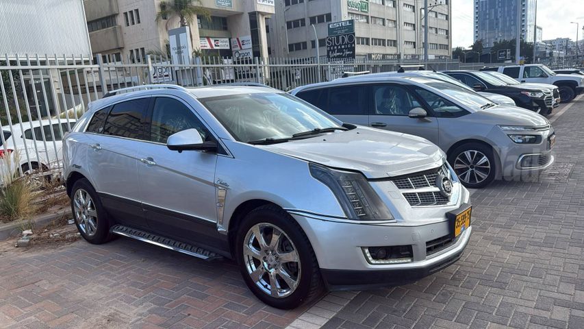 מודעת רכב קאדילק SRX