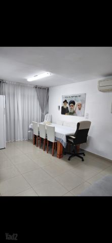 Holon, Israel 4