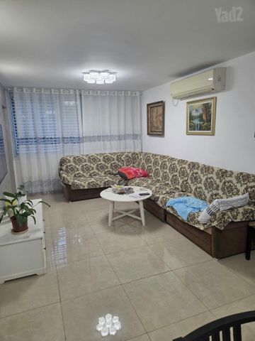 הערבה 24