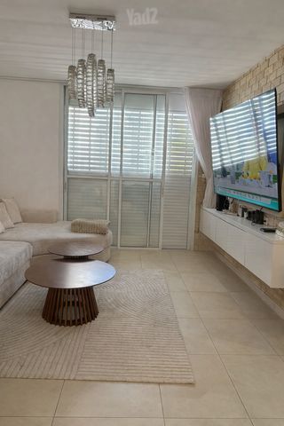 Holon, Israel 3