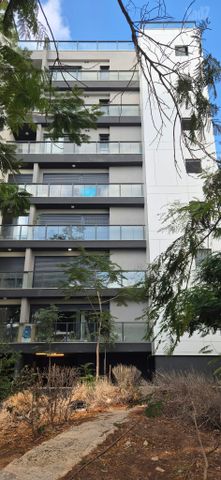 דירה, השר רבינוביץ 5, הנביאים, בת ים