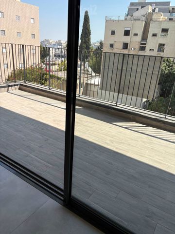 מרום נווה, רמת יצחק
