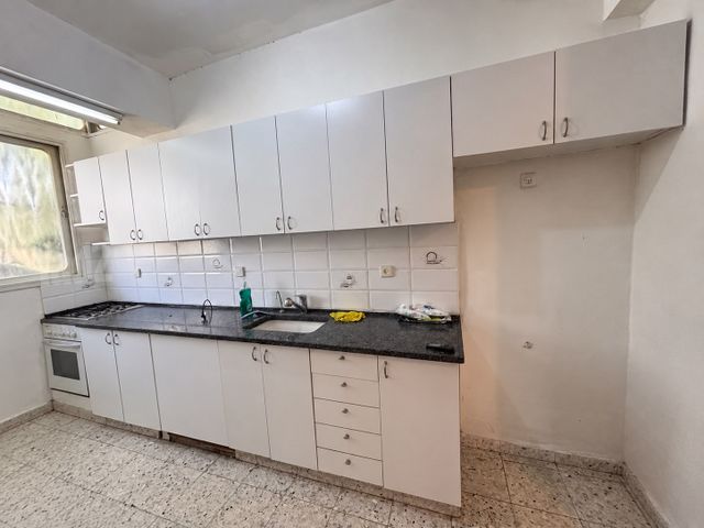 מרים 