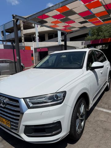 מודעת רכב אאודי Q7