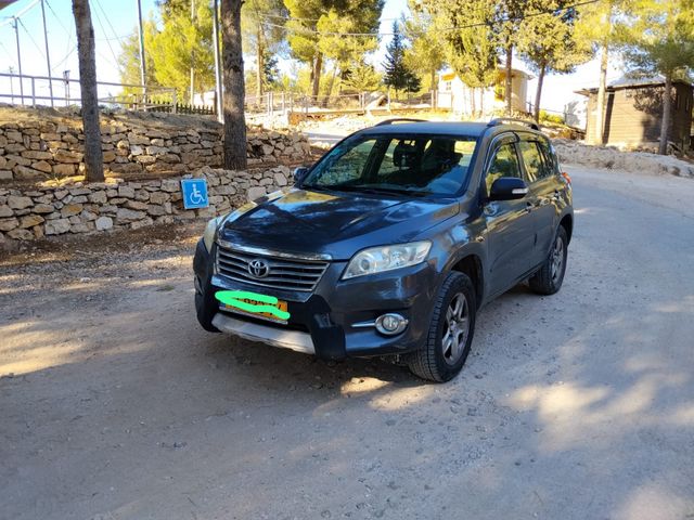 מודעת רכב טויוטה RAV4