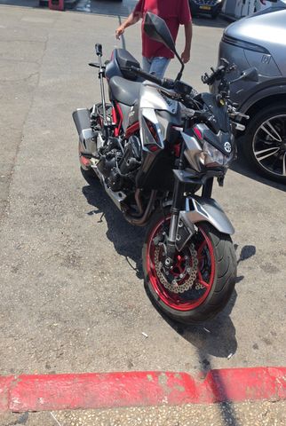 מודעת רכב קאוואסאקי Z900