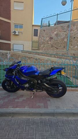 מודעת רכב ימאהה YZF-R1