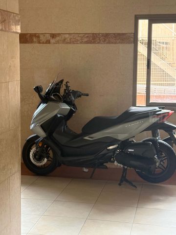 מודעת רכב הונדה FORZA125