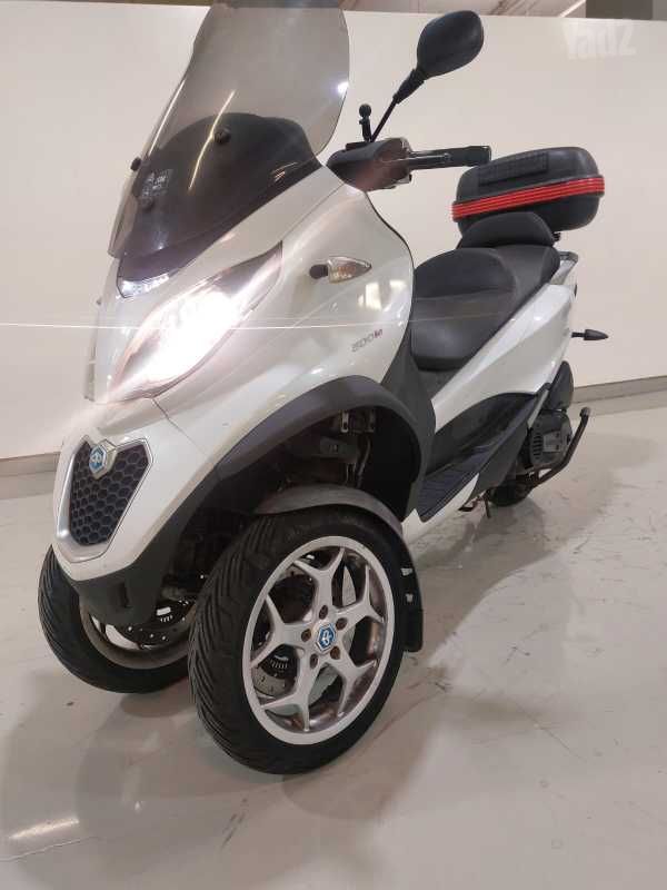מודעת רכב פיאג'ו MP3 500