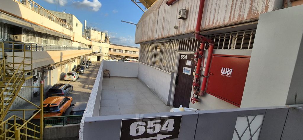 דרך בן צבי 84
