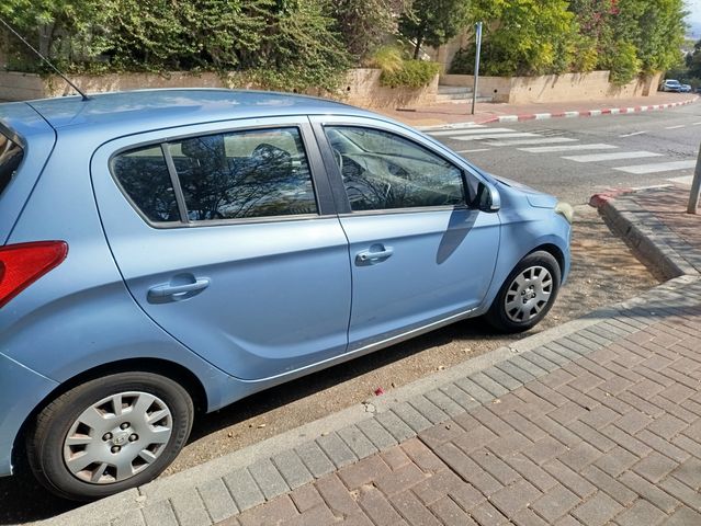 מודעת רכב יונדאי i20