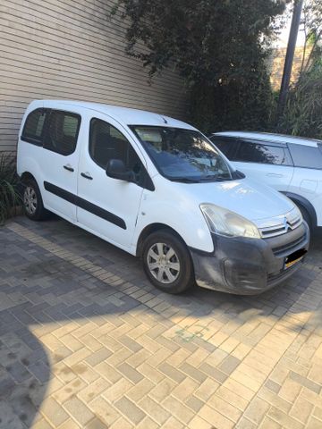 ברלינגו  Comfort ידני קומבי 5 מק 4 דל 1.6 (75 כ״ס)