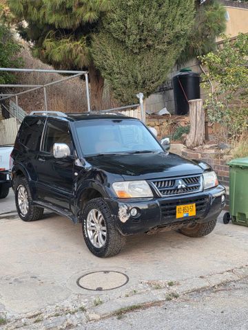 פג'רו Limited אוט׳ דיזל 5 מק 3 דל 3.2 (160 כ״ס) [2005-2007]