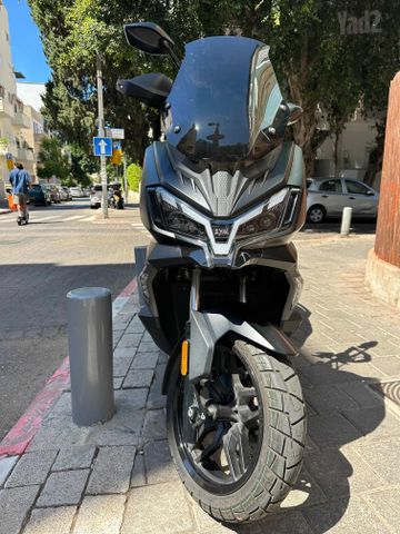 מודעת רכב סאן יאנג ADX 300