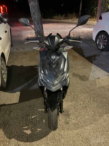 מודעת רכב סאן יאנג Jet 4 RX