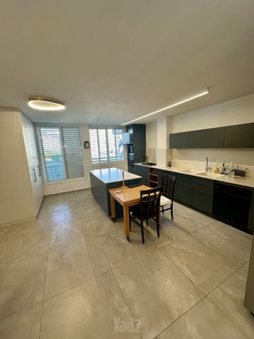 Ramat Gan, Israel 11