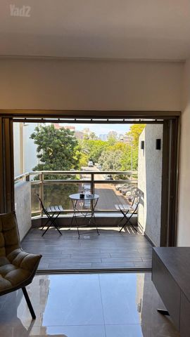 Holon, Israel 4