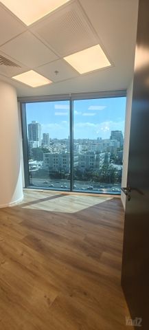 דרך מנחם בגין 