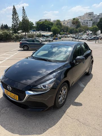מודעת רכב מאזדה 2
