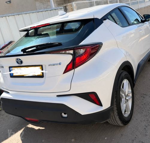 מודעת רכב טויוטה C-HR
