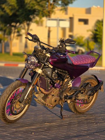 מודעת רכב הוסקוורנה SVARTPILEN 401