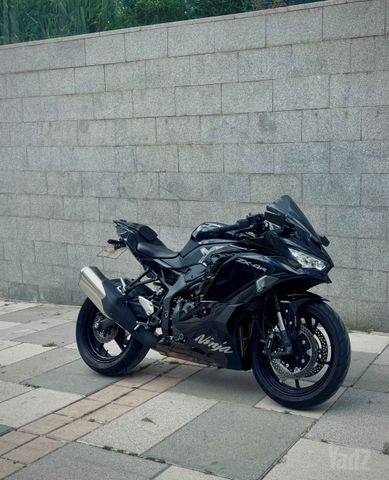 מודעת רכב קאוואסאקי ZX4R