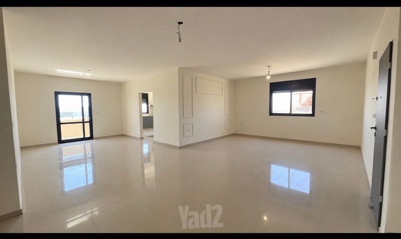 754 1