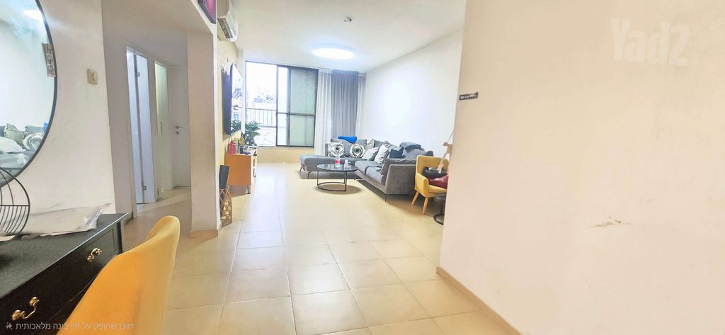 Holon, Israel 6