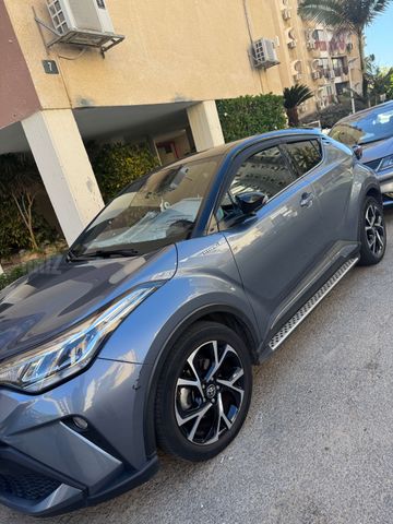 מודעת רכב טויוטה C-HR