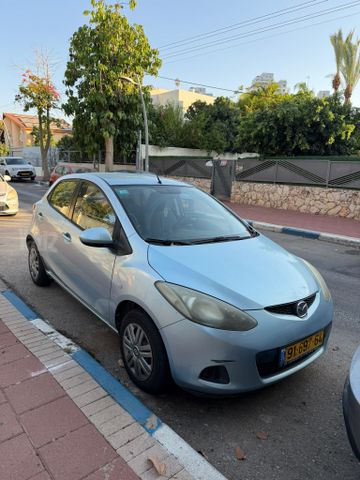 מודעת רכב מאזדה 2
