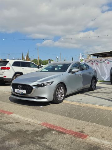 מודעת רכב מאזדה 3
