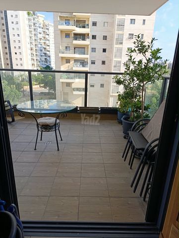 ה' באייר 43