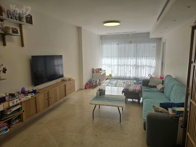 חיים לבנון 79