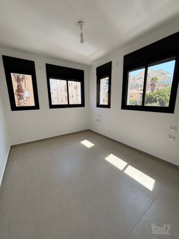 Petah Tikva, Israel 3